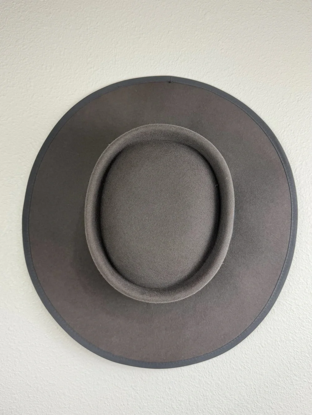 Olive & Pique NWT Grey Bow Adjustable Wide Brim Wool Hat